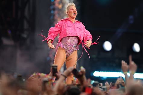 Pink Expands Record-Setting 2024 ‘Summer Carnival’ Tour of Australia ...