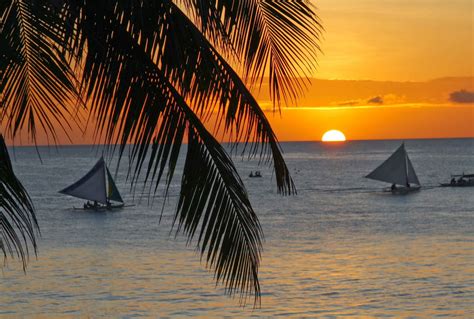 Luxotic World: Boracay Island