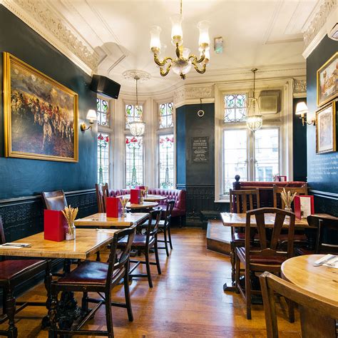 The Wellington | London Pub Reviews | DesignMyNight