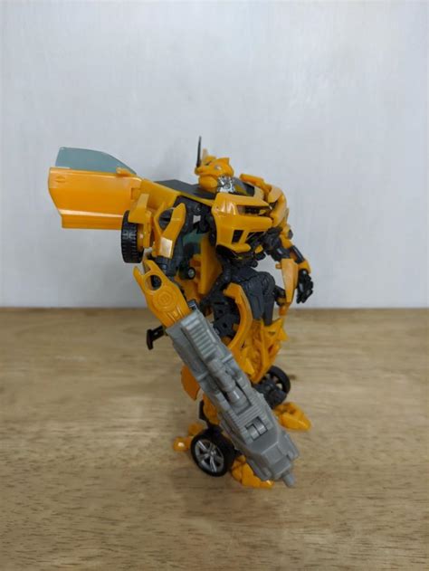 Transformers DOTM Deluxe Class Bumblebee, Hobbies & Toys, Toys & Games ...