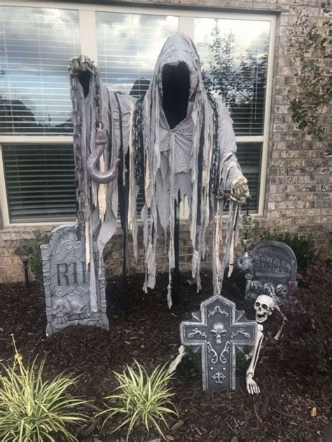 20+ Grave Decorations For Halloween – The Urban Decor