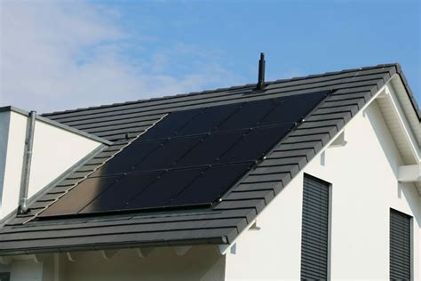 “Free” Solar Panels - Are They Actually Free? | CUBIX POWER