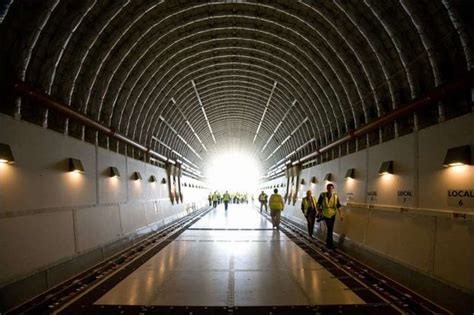 The Dreamlifter has 65,000 cubic feet of cargo space. | Cargo, Boeing ...