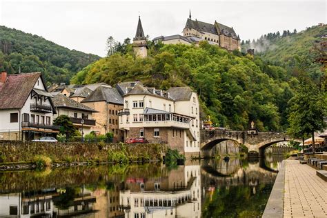 Vianden – castle ramparts, a chairlift and museums on Hugo and Dicks