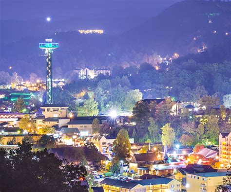 Gatlinburg Attractions | Gatlinburg Space Needle | Ride to the Top