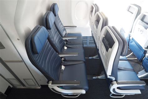 Where to Sit on United's 737 MAX 9: Economy and First Class - The ...