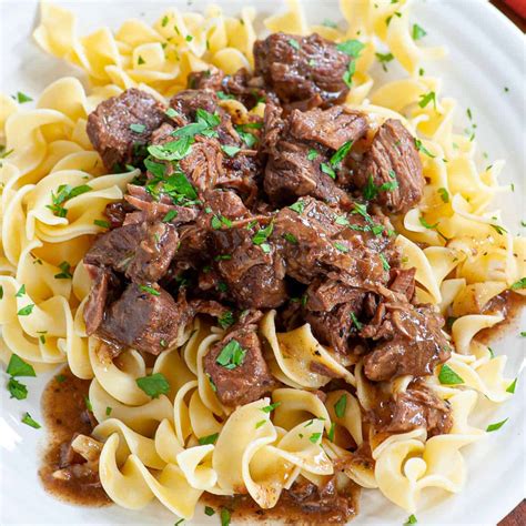 Tender Beef Tips and Egg Noodles - Joe's Healthy Meals