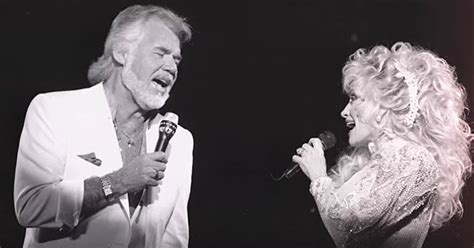 Dolly Parton And Kenny Rogers Sing 'You Can't Make Old Friends'