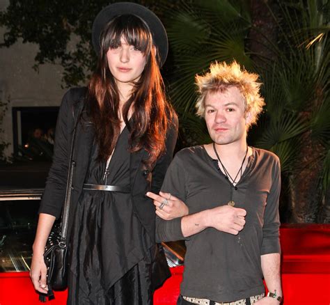 Avril Lavigne's Ex Deryck Whibley Marries After Suffering Organ Failure ...