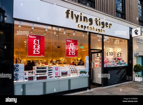 The flying tiger hi-res stock photography and images - Alamy