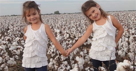 Mommy 2 Twincesses: Southern Family Traditions-Pictures in the Cotton