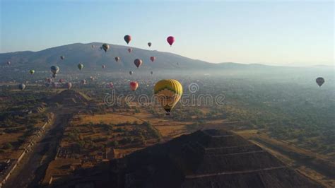 Sunrise on Hot Air Balloon Over the Teotihuacan Pyramids Stock Video ...