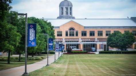 Robert Morris University welcomes largest freshman class in recent ...