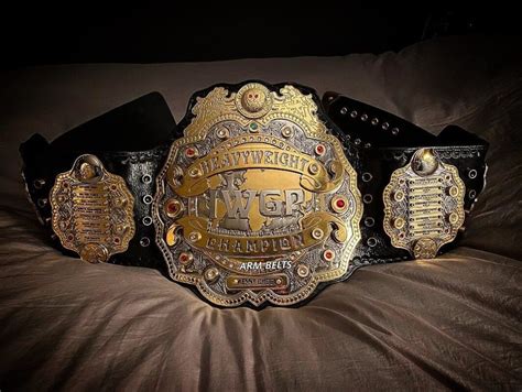 NEW IWGP HEAVYWEIGHT CHAMPIONSHIP BELT