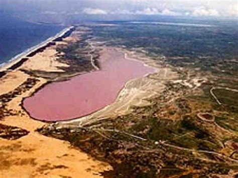 Lake Retba Pictures - Lake Retba (Lac Rose) - The Pink Lake of Senegal