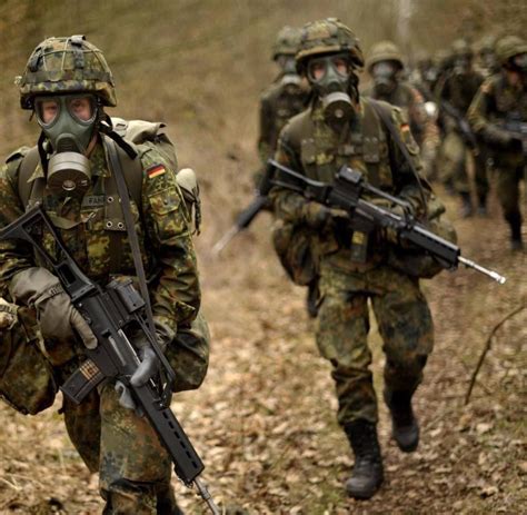 German Bundeswehr troops during an excercise. [970x714] : MilitaryPorn ...