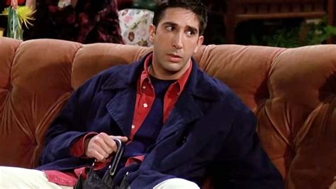 Here’s how to wear an effortless shirt look like Ross Geller in Friends ...