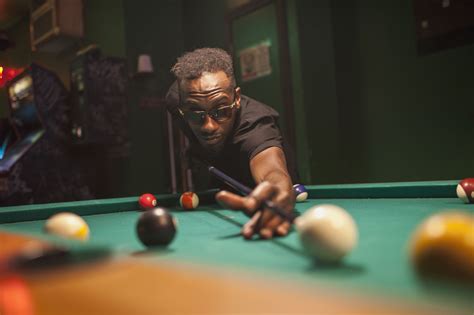 Improve Your Pool Game With These Billiards Shooting Tips