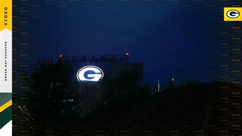 The unveiling: Packers light up new 'G' on Lambeau Field's façade