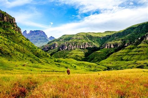 Drakensberg Mountains Offer Some of the Best Hikes In South Africa ...