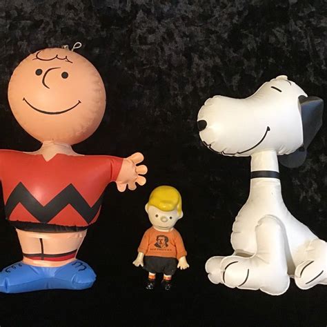 Charlie Brown & Snoopy Inflatables - CollectPeanuts.com