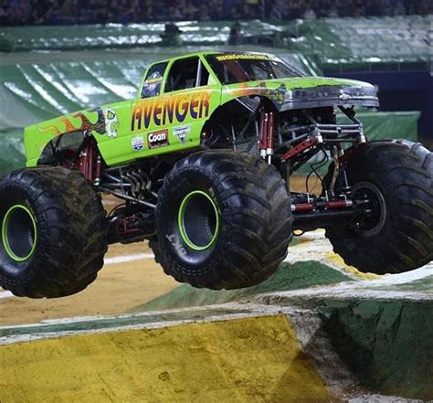 2017 ) HOT ROD ☆ AVENGER Monster Truck. | Big monster trucks, Monster ...