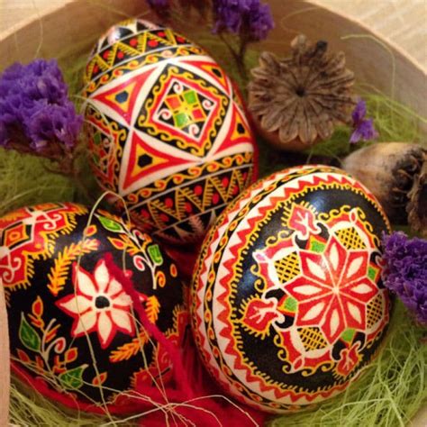 Easter Egg Art That Turns Ordinary Eggs into Eggs-traordinary Art