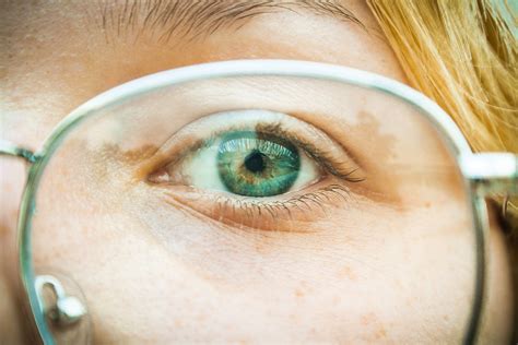 Las ventajas del uso de lentes antirreflejantes en tus gafas