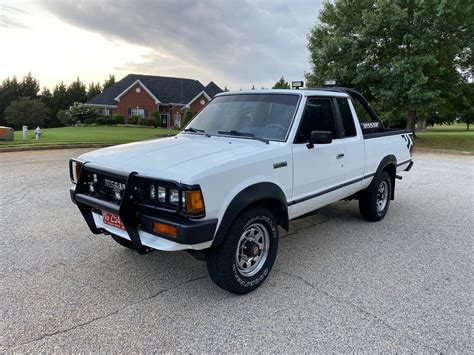 An Imperfect but Ultra-Desirable 1985 Nissan 720 King Cab - eBay Motors ...