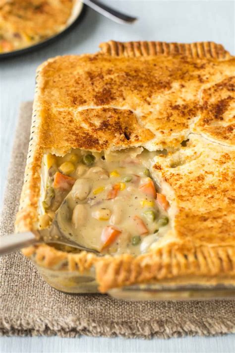 Easy Cheesy Vegetable Pie (with Puff Pastry) - Easy Cheesy Vegetarian