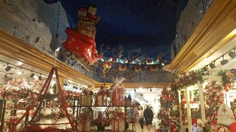 The Christmas Village in Pigeon Forge, TN : r/christmas