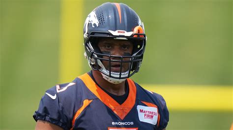 Russell Wilson, Broncos agree to massive contract extension