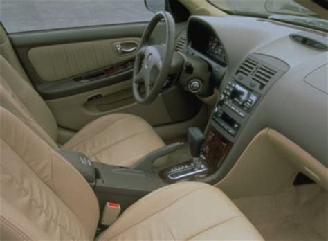 2000 Nissan maxima interior dimensions