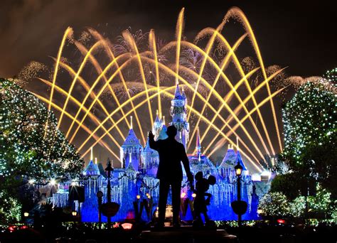 https://flic.kr/p/dDUSZq | Disneyland Christmas - Believe... In Holiday ...