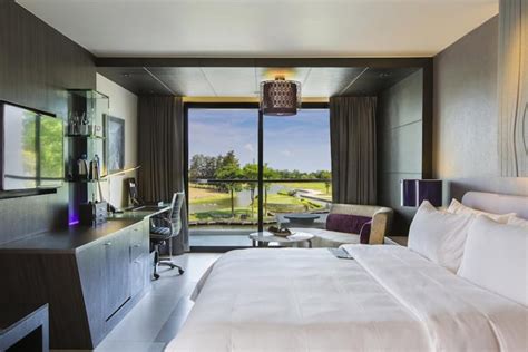 10 Best Hotels Near Bangkok's Airports (BKK & DMK) - Road Affair