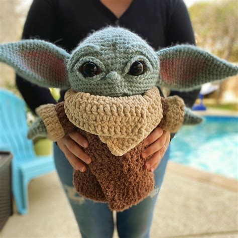 Baby Yoda amigurimi, a crocheted cutie by Allison Hoffman / Boing Boing