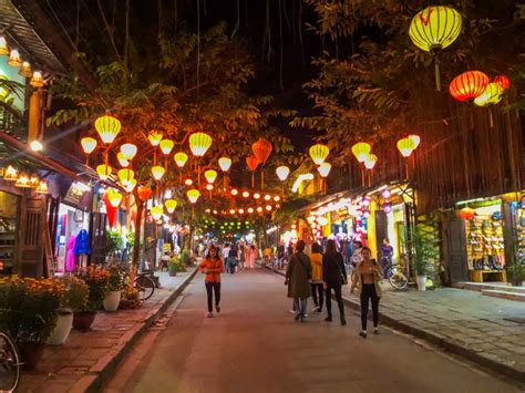 The Hoi An Lantern Festival in Quang Nam: A lantern – A wish