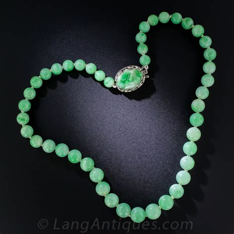 Graduated Jade Bead Necklace