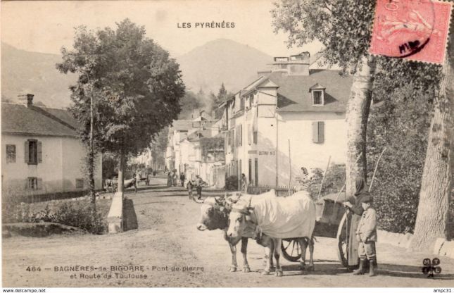 140_001_cpa-bagneres-de-bigorre-pont-de-pierre-et-route-de-toulouse