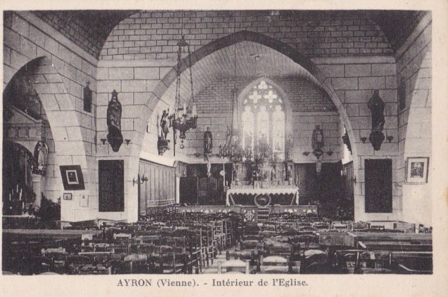 320_001_ayron-interieur-de-leglise-carte-pas-courante