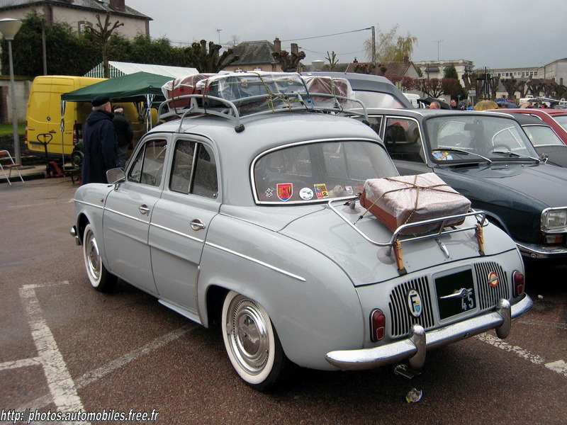 Renault_Dauphine.jpg