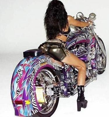 femme a la moto