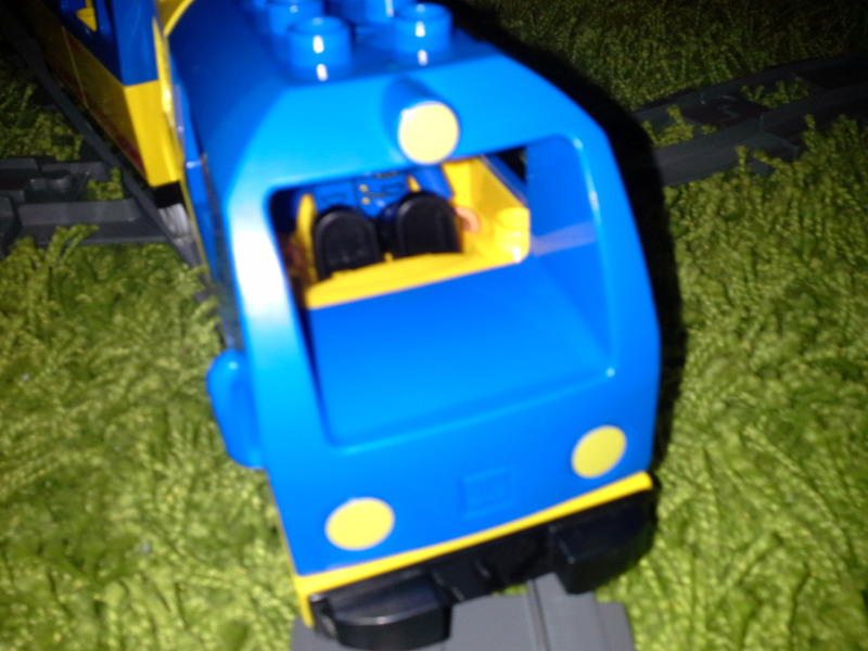 train-duplo.jpg