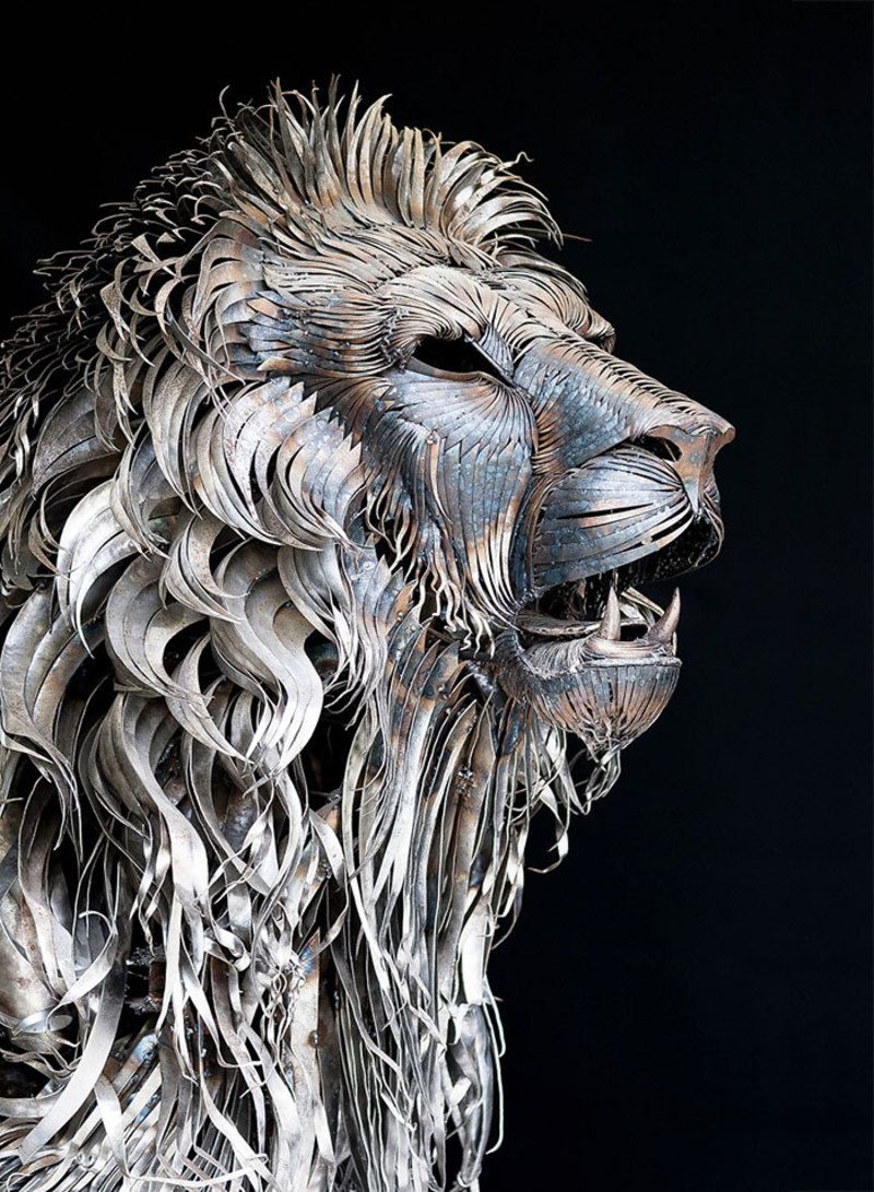 aslan-metal-lion-sculpture-selcuk-.jpg