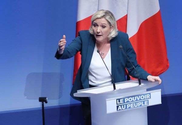 Européennes: Marine Le Pen cible à nouveau l'immigration 