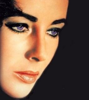 Les yeux violets de LIZ TAYLOR se sont fermés pour toujours.