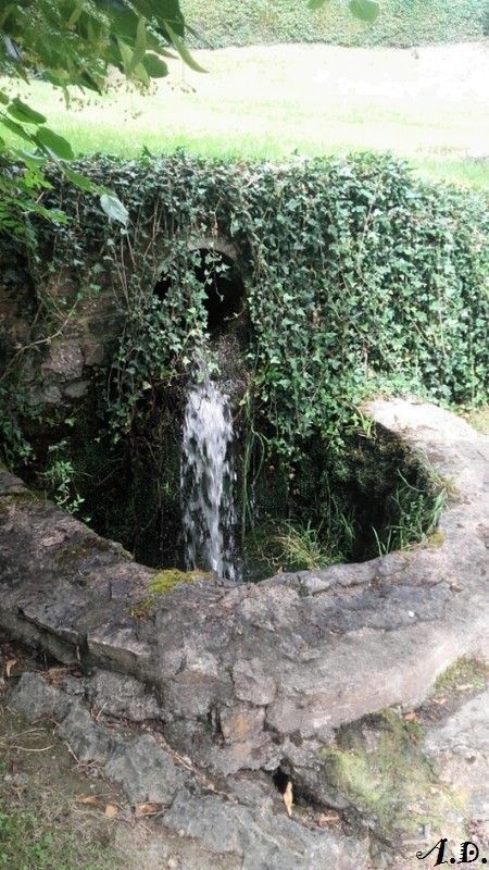  FONTAINE DU DOMAINE DE PONTECOULANT