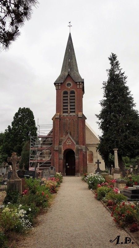 BEUVRON EN AUGE : L'EGLISE