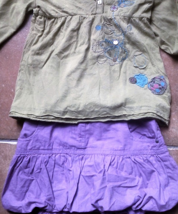 ensemble jupe et haut lisa rose 4 ans 3euros