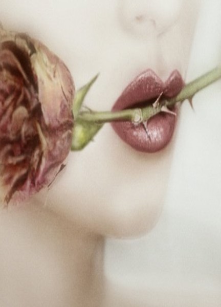 UNE ROSE DANS UNE SI BELLE BOUCHE DE FEMME